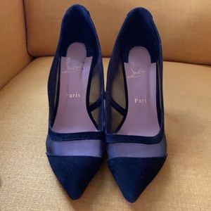 Souliers Louboutin 37.5. Portés 1x seulement. 10/10